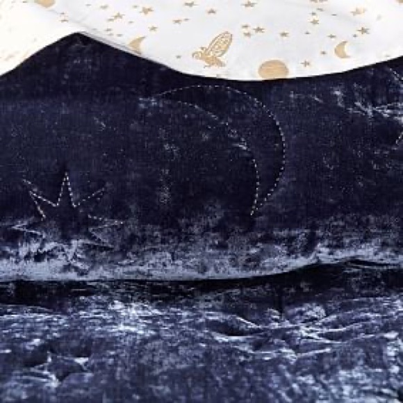 Pottery Barn Harry Potter Magical Velvet Quilt - Picture 5 of 6